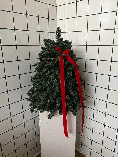 Новогодняя елка из норвежского лапника