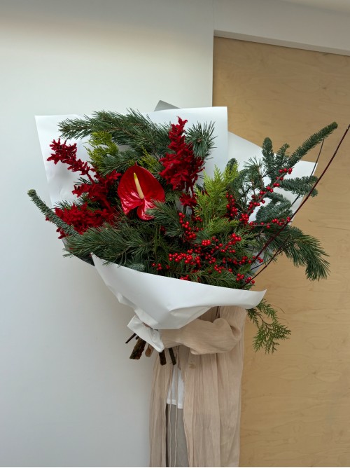 Объемный зимний букет