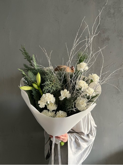 Зимний букет в белых тонах