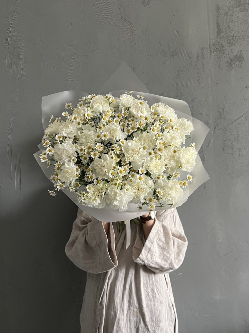 Ромашки в сочетании с диантусами