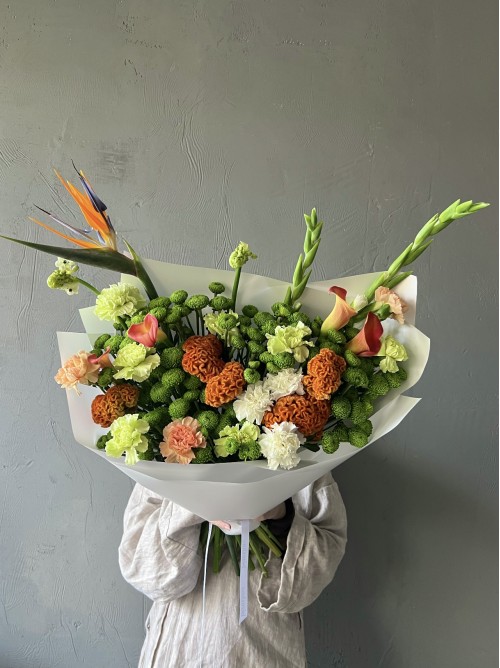 Яркий букет «berezhno» в оранжевом оттенке