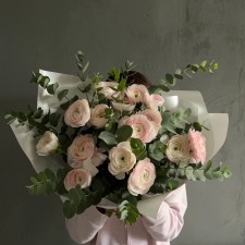 15 нежных ранункулюсов «Ханой»