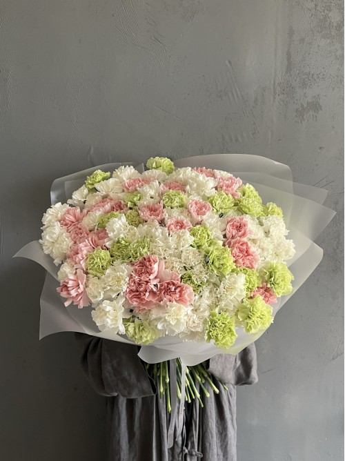 Большой букет сочных гвоздик