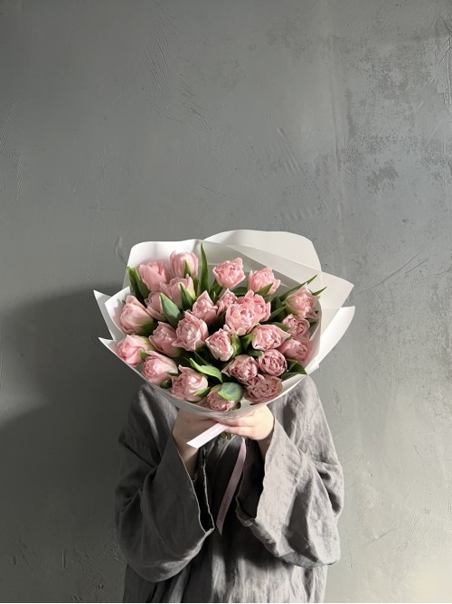 25 розовых пионовидных тюльпанов