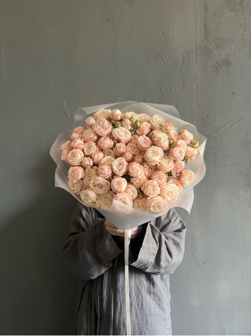 Букет кремовых пионовидных роз