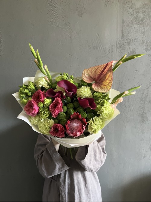 Букет цветов «berezhno» с винными каллами