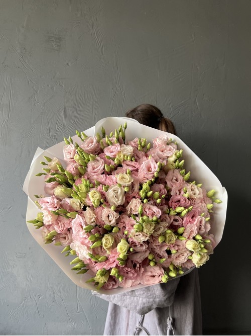 Большой букет розовых эустом
