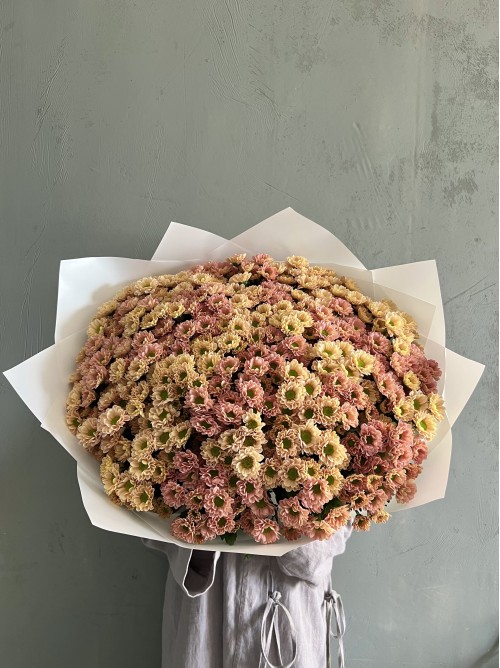 Охапка кустовых хризантем