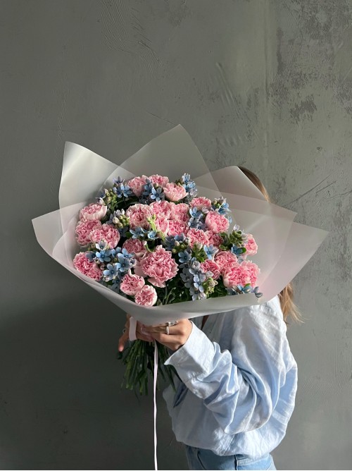 Нежный розовый букет диантусов
