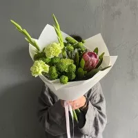 Букет с красной протеей