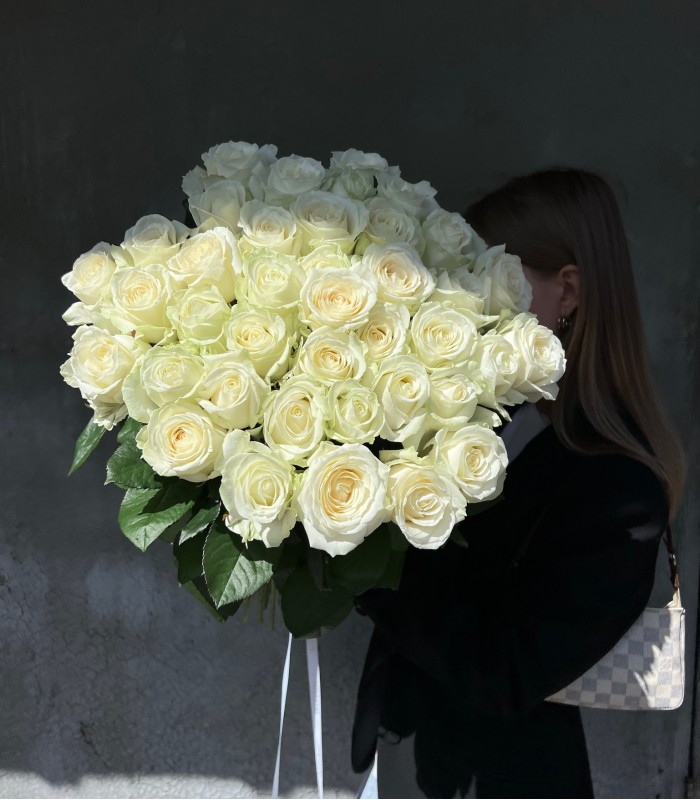 Букет белых роз (60см)