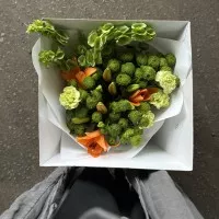 Сборный зеленый букет бережно (букет в вазу)